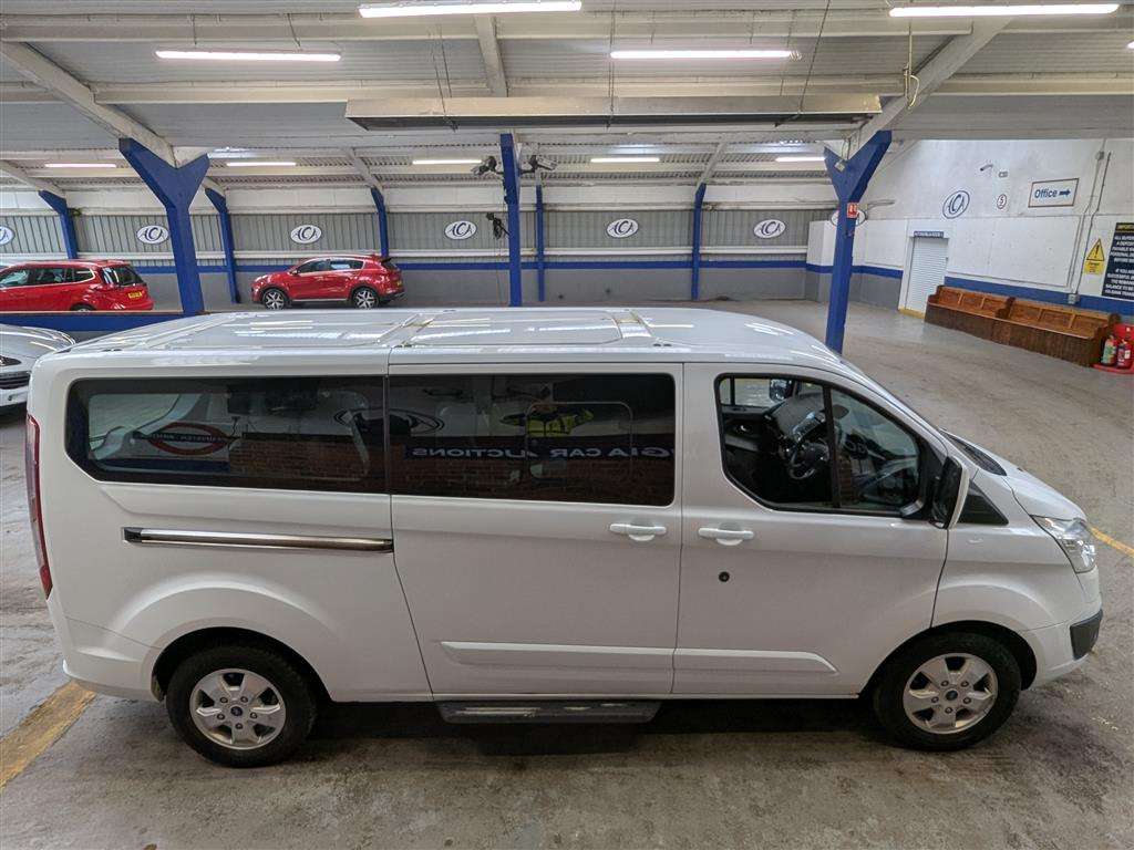 <p>2017 FORD TOURNEO CUSTOM 310 T-NIUM</p>