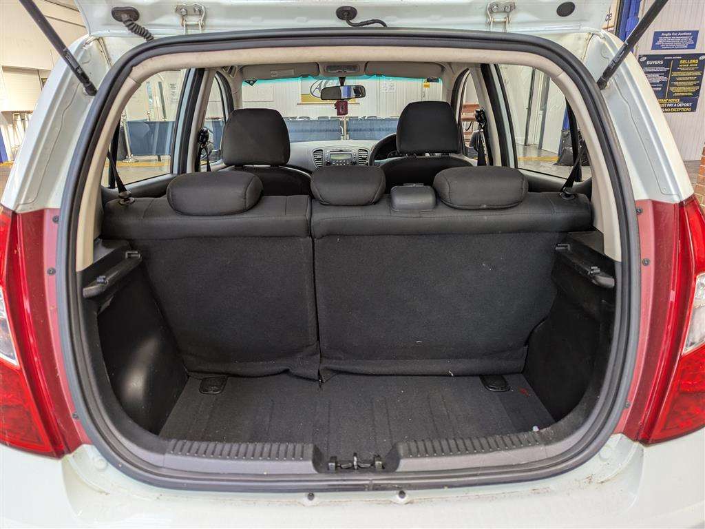 <p>2013 HYUNDAI I10 CLASSIC</p>