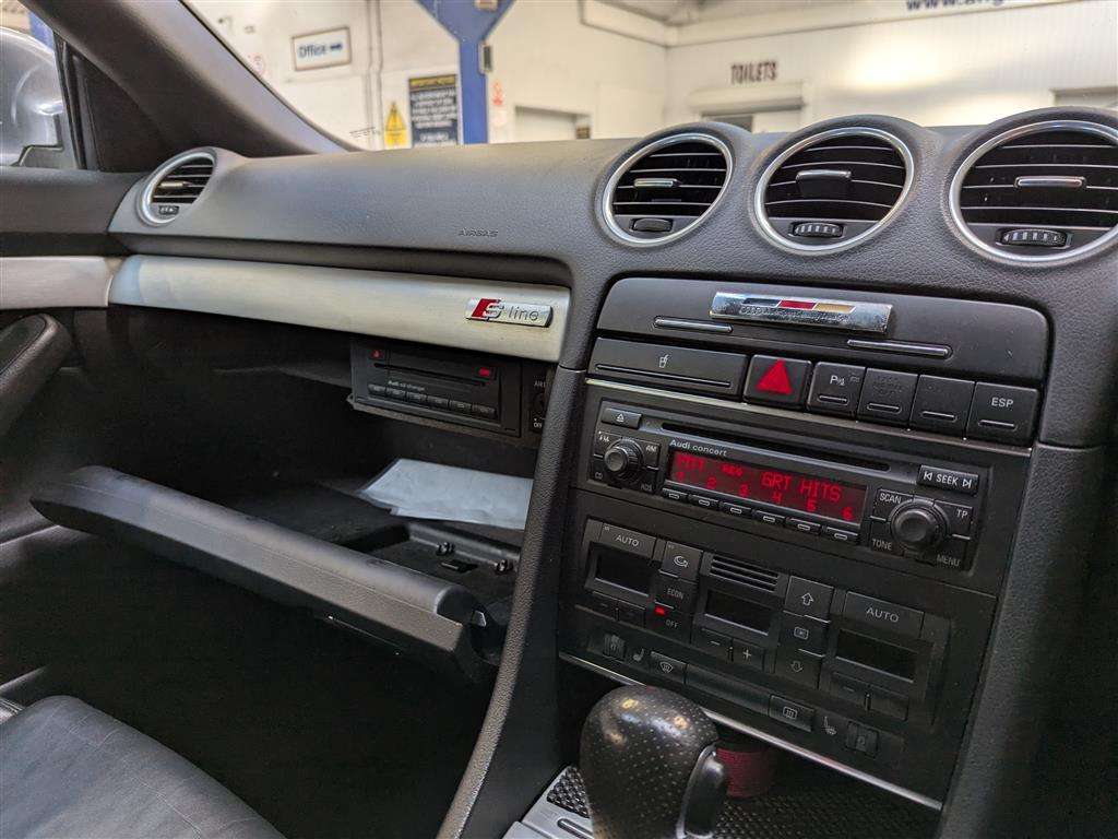 <p>2006 AUDI A4 S LINE FSI AUTO</p>