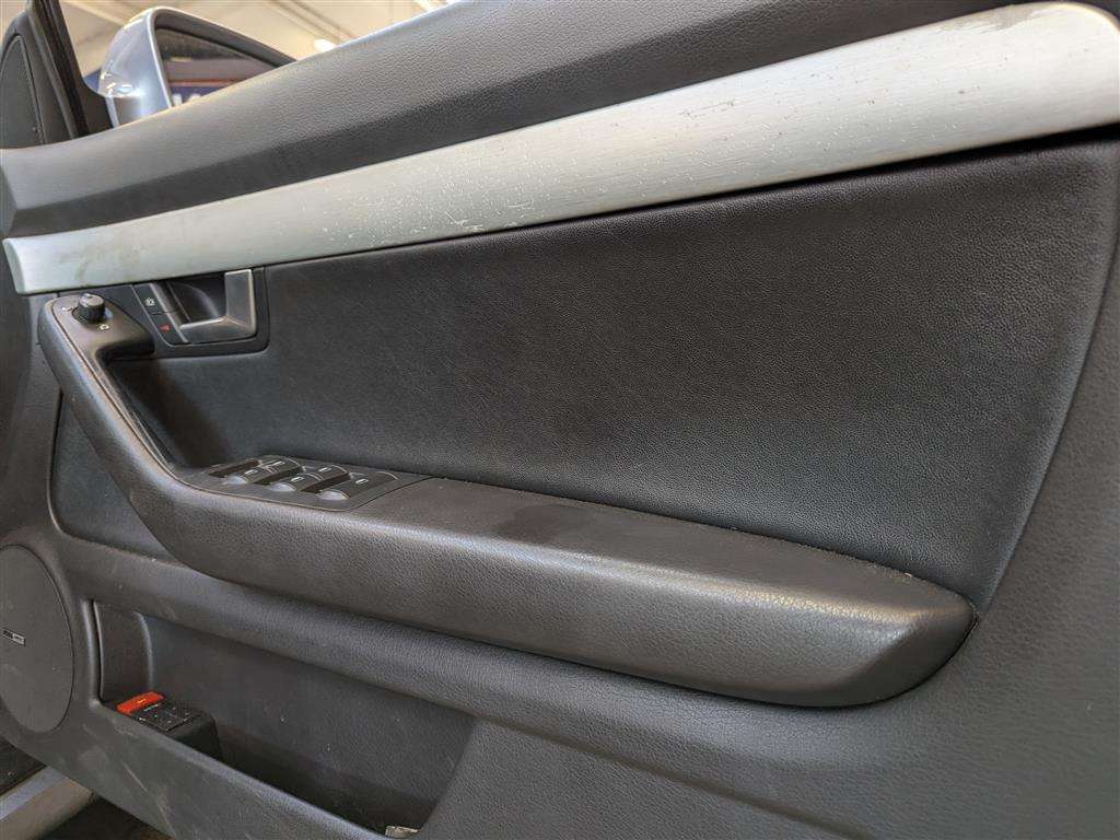 <p>2006 AUDI A4 S LINE FSI AUTO</p>