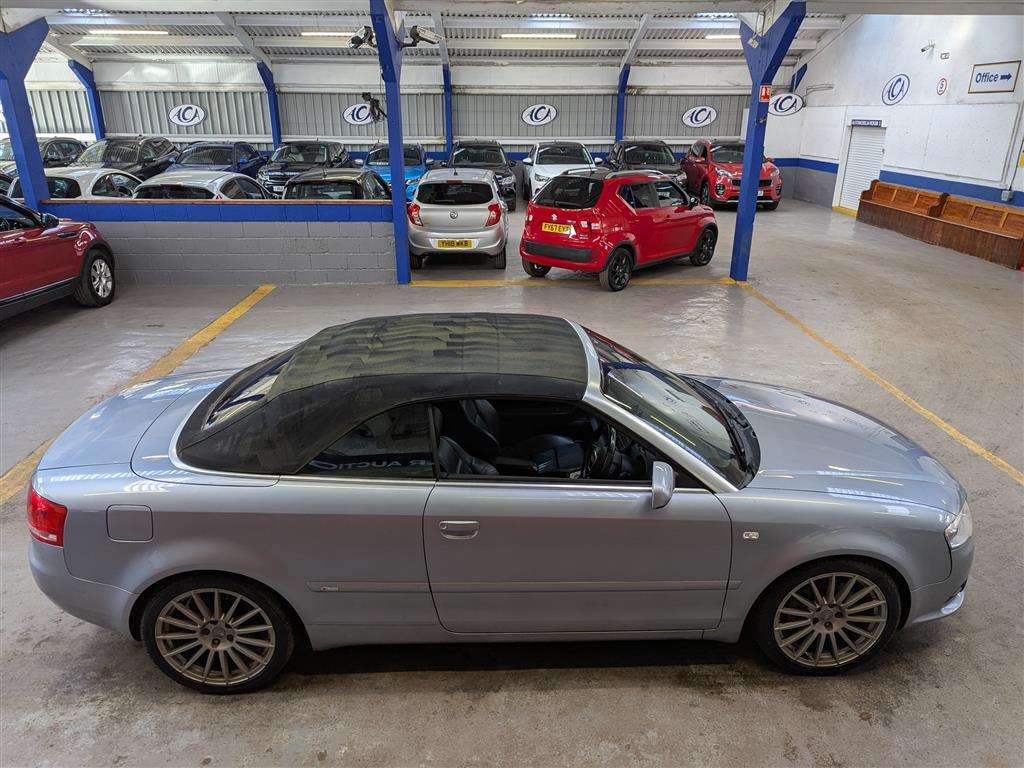 <p>2006 AUDI A4 S LINE FSI AUTO</p>