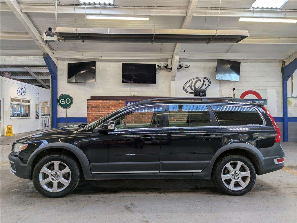 <p>2010 VOLVO XC70 SE AWD D5 AUTO</p>