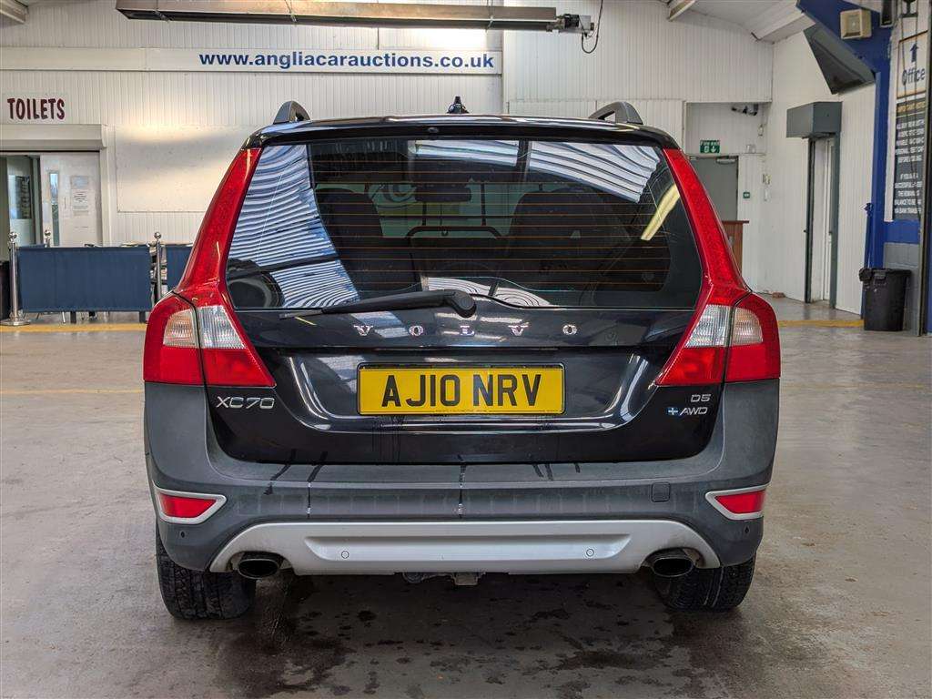 <p>2010 VOLVO XC70 SE AWD D5 AUTO</p>