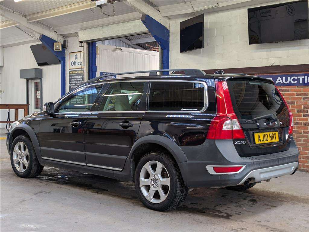 <p>2010 VOLVO XC70 SE AWD D5 AUTO</p>