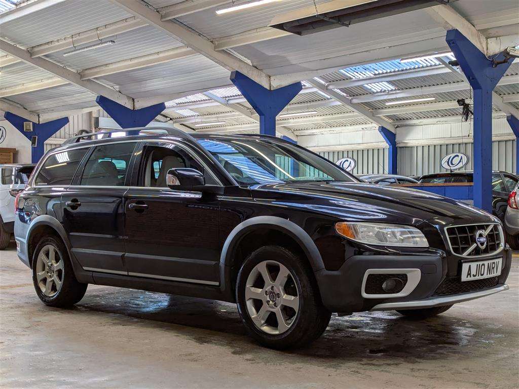 <p>2010 VOLVO XC70 SE AWD D5 AUTO</p>
