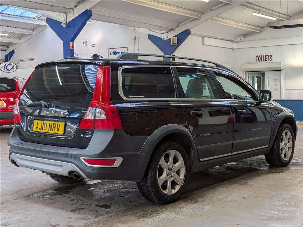 <p>2010 VOLVO XC70 SE AWD D5 AUTO</p>