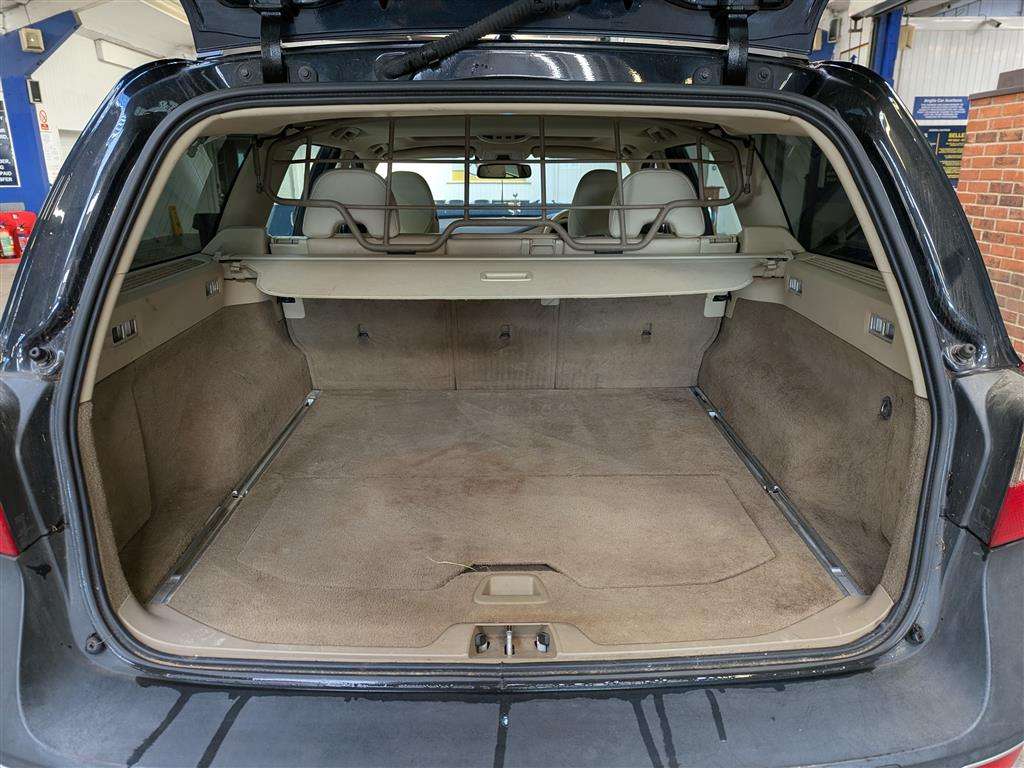 <p>2010 VOLVO XC70 SE AWD D5 AUTO</p>