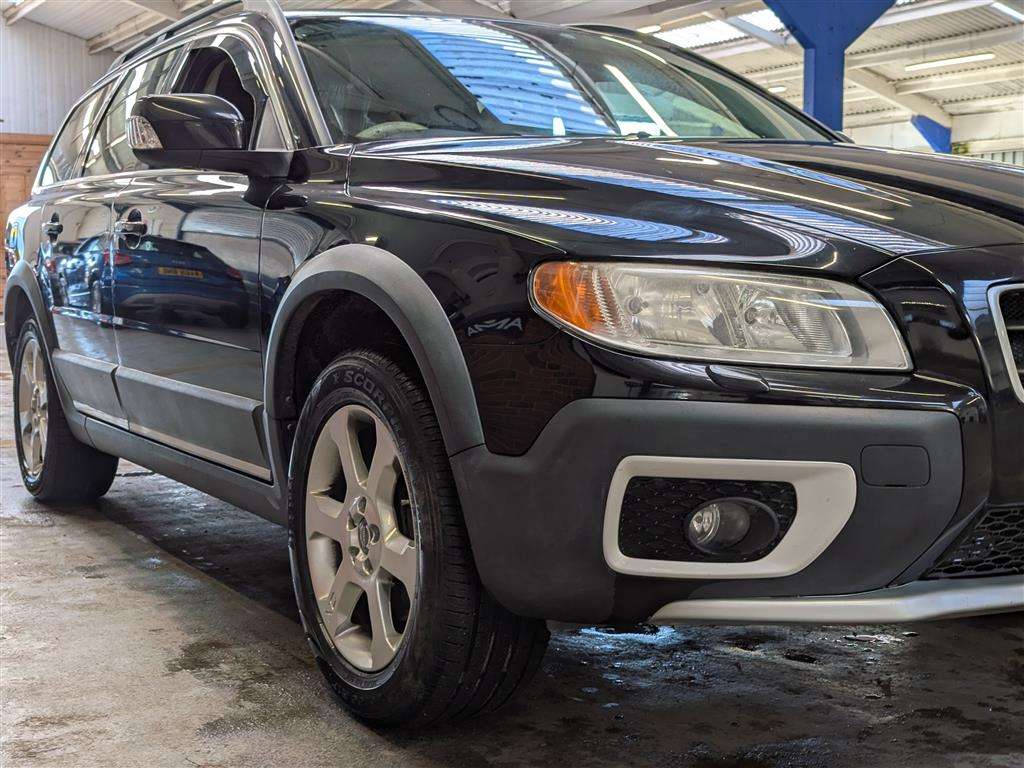 <p>2010 VOLVO XC70 SE AWD D5 AUTO</p>