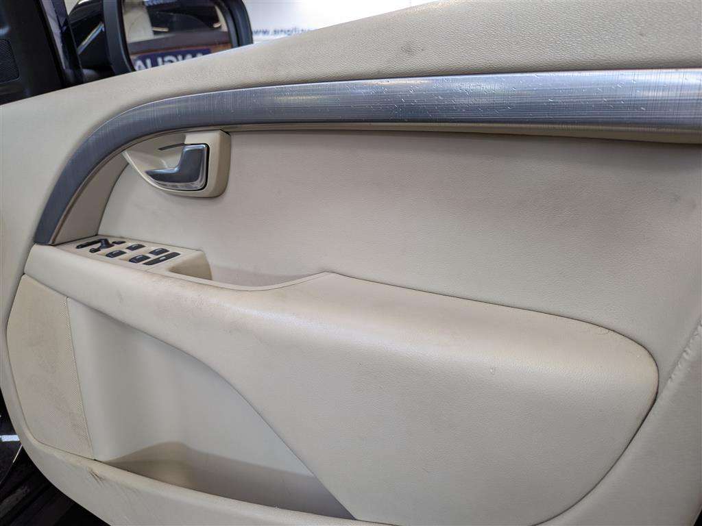 <p>2010 VOLVO XC70 SE AWD D5 AUTO</p>