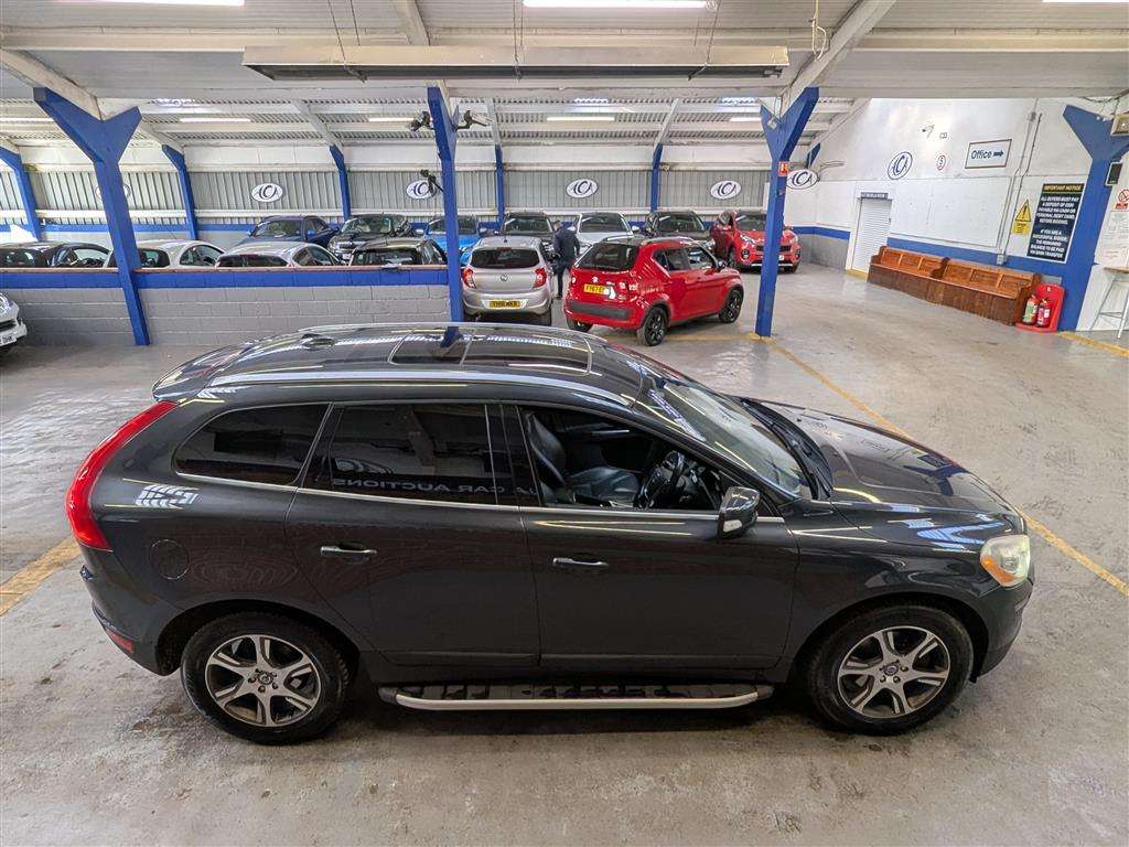 <p>2012 VOLVO XC60 SE LUX AWD D5 AUTO</p>