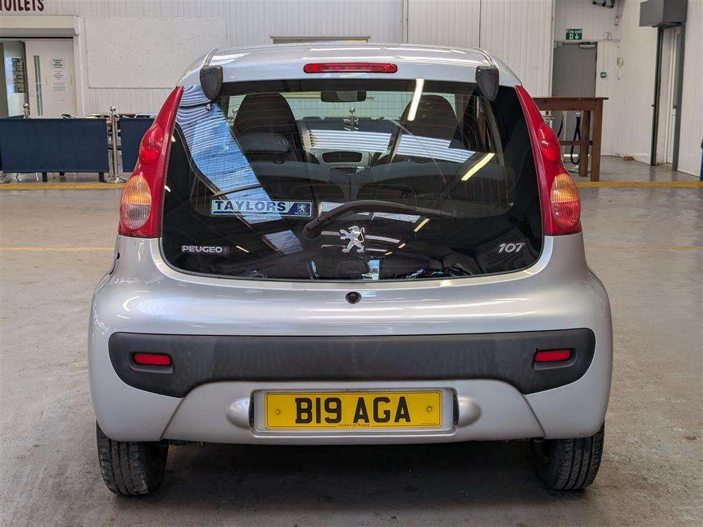 <p>2008 PEUGEOT 107 URBAN SEMI-AUTO</p>