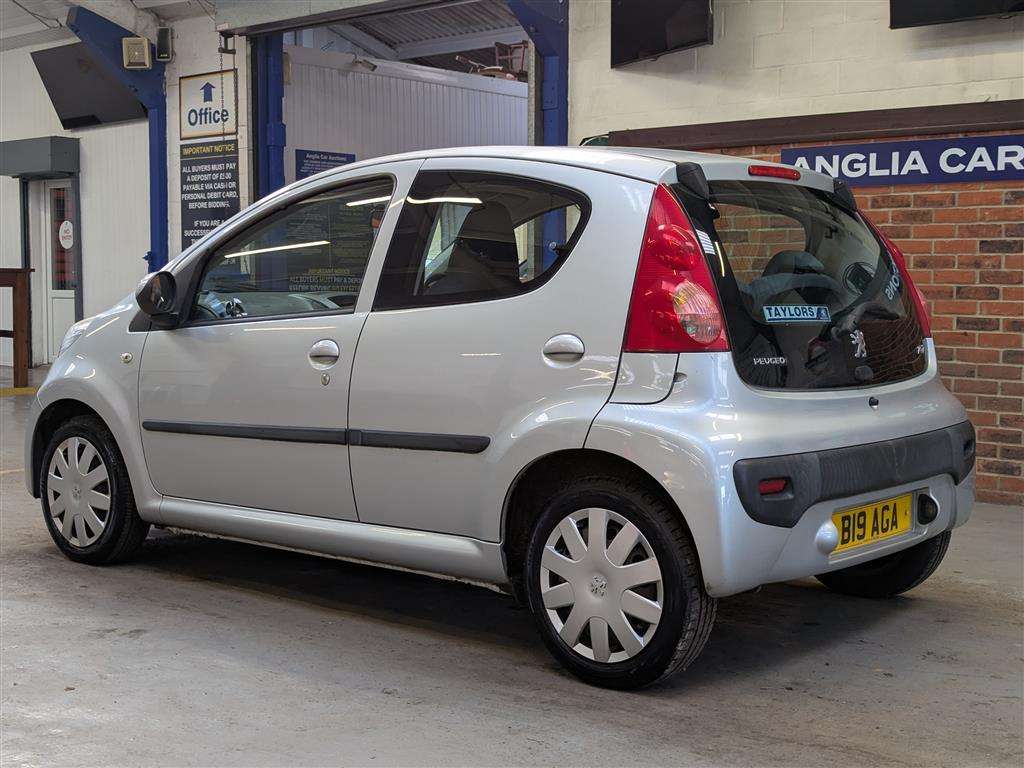 <p>2008 PEUGEOT 107 URBAN SEMI-AUTO</p>