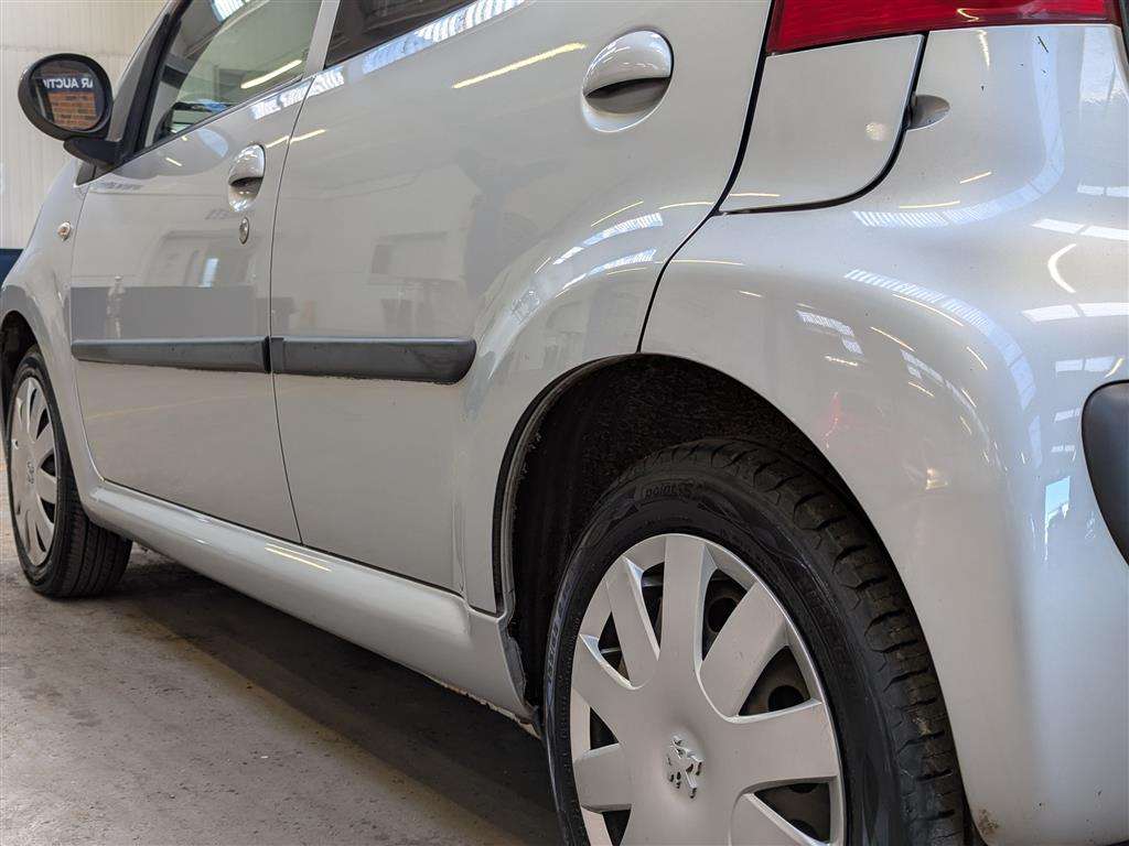 <p>2008 PEUGEOT 107 URBAN SEMI-AUTO</p>