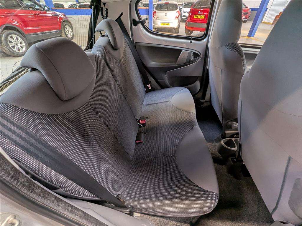 <p>2008 PEUGEOT 107 URBAN SEMI-AUTO</p>