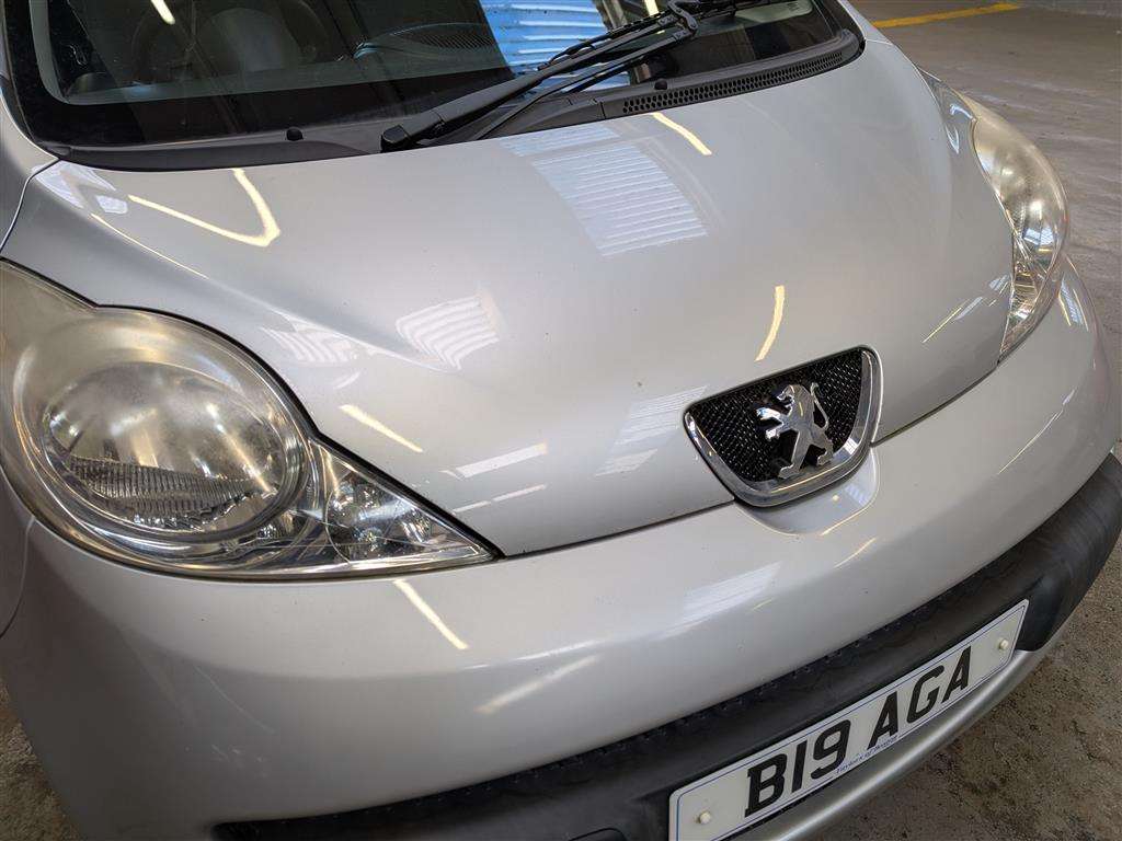<p>2008 PEUGEOT 107 URBAN SEMI-AUTO</p>