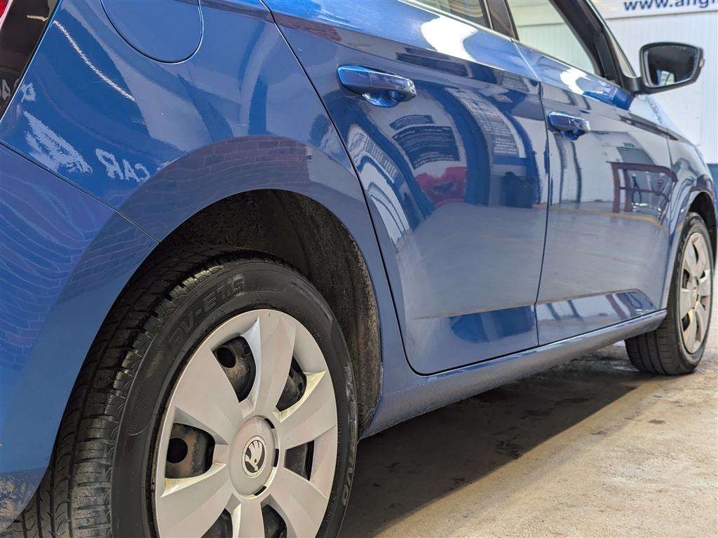 <p>2016 SKODA FABIA S MPI</p>