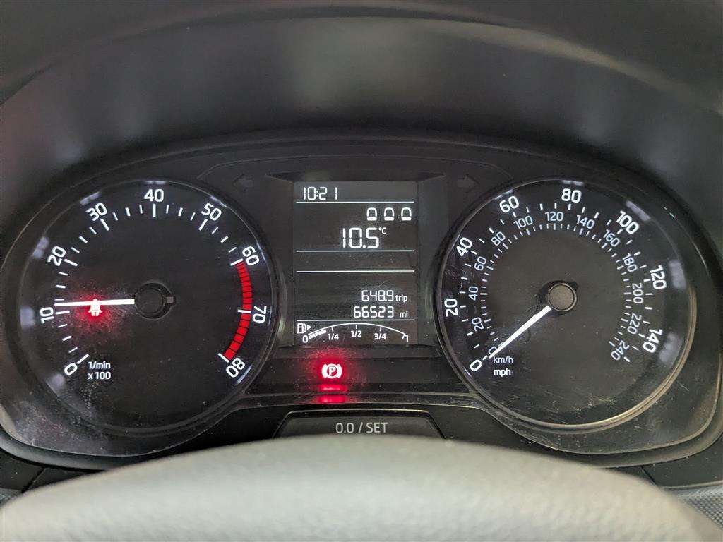 <p>2016 SKODA FABIA S MPI</p>