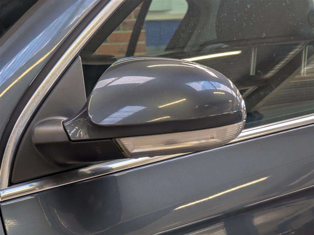 <p>2010 VOLKSWAGEN PASSAT HIGHLINE+ TDI 140</p>