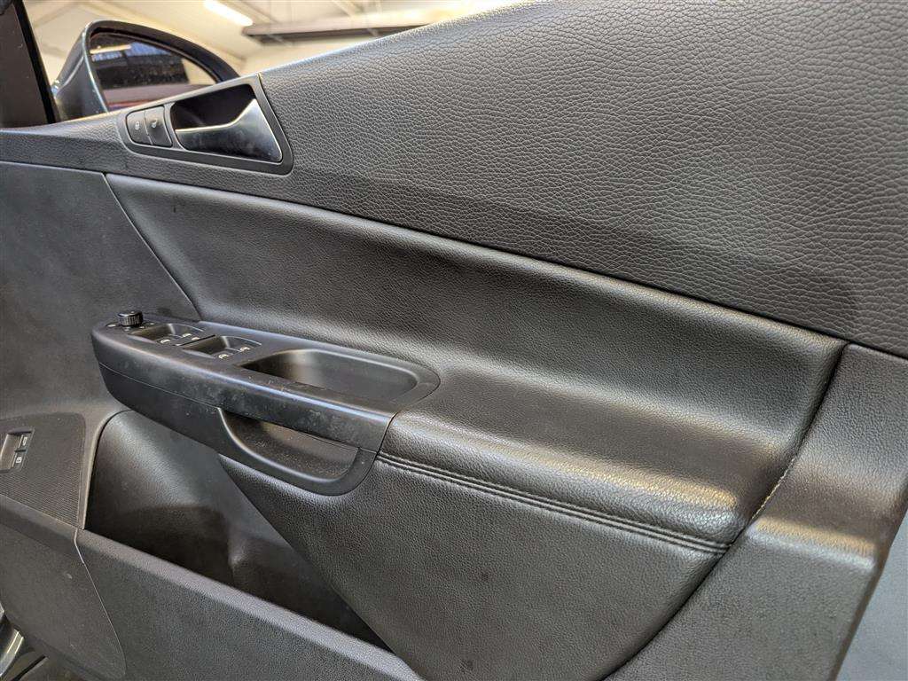 <p>2010 VOLKSWAGEN PASSAT HIGHLINE+ TDI 140</p>