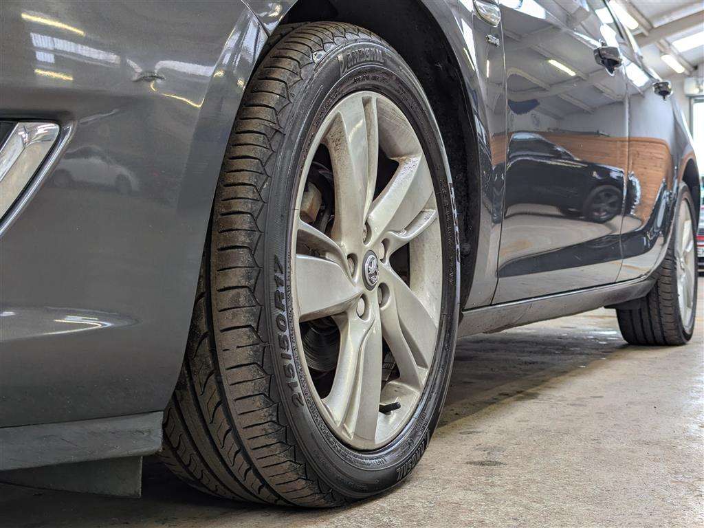 <p>2013 VAUXHALL ASTRA SRI</p>