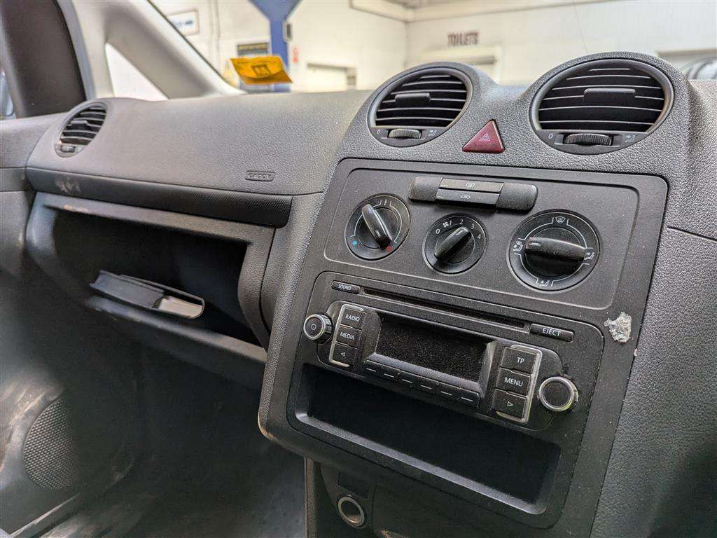 <p>2014 VOLKSWAGEN CADDY C20 STARTLINE TDI</p>