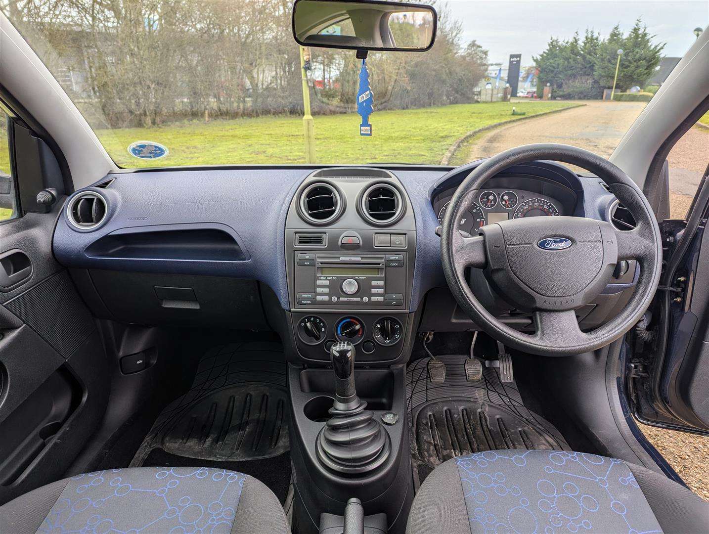 <p>2006 FORD FIESTA STYLE</p>