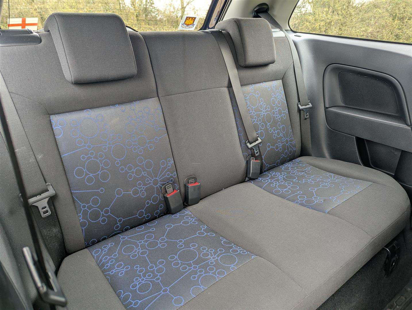 <p>2006 FORD FIESTA STYLE</p>