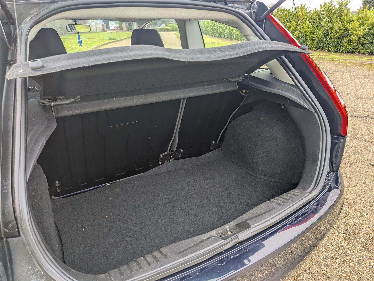 <p>2006 FORD FIESTA STYLE</p>