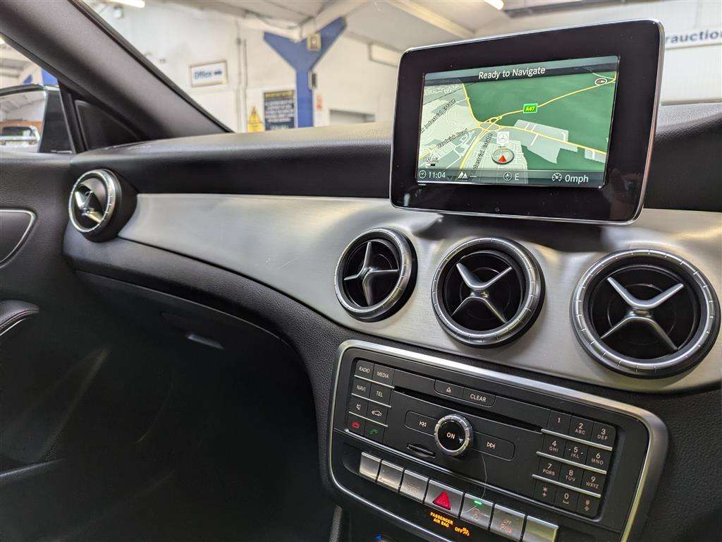 <p>2017 MERCEDES-BENZ CLA 220 D AMG LINE AUTO</p>