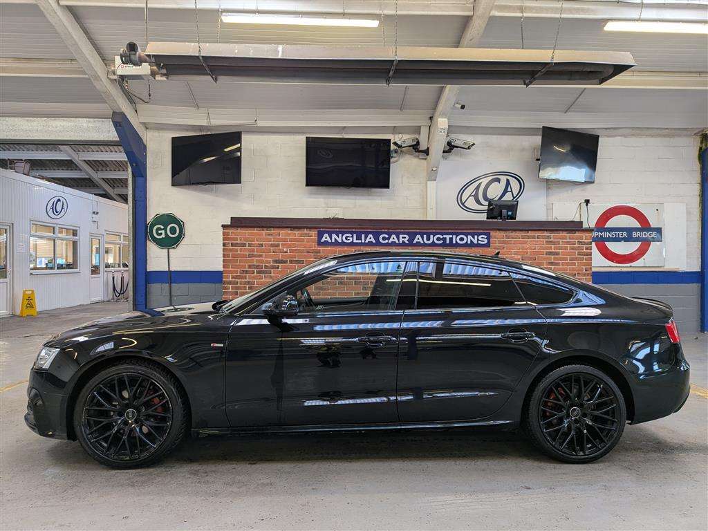 <p>2016 AUDI A5 S LINE BLK ED + TFSI AUTO</p>