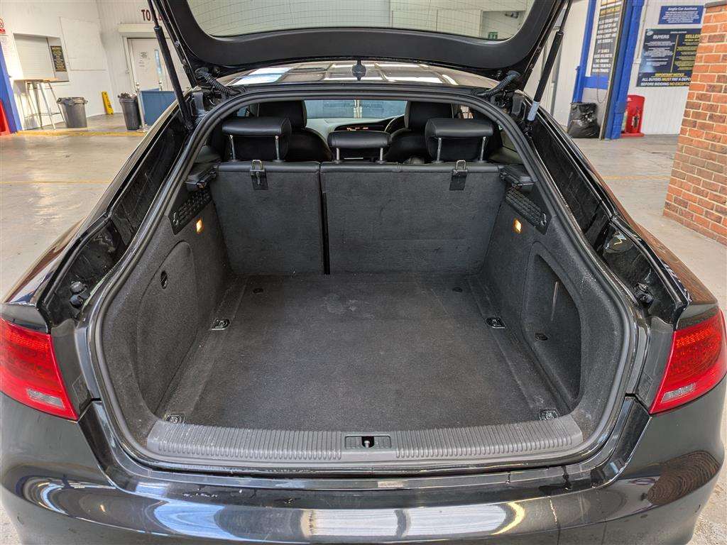 <p>2016 AUDI A5 S LINE BLK ED + TFSI AUTO</p>