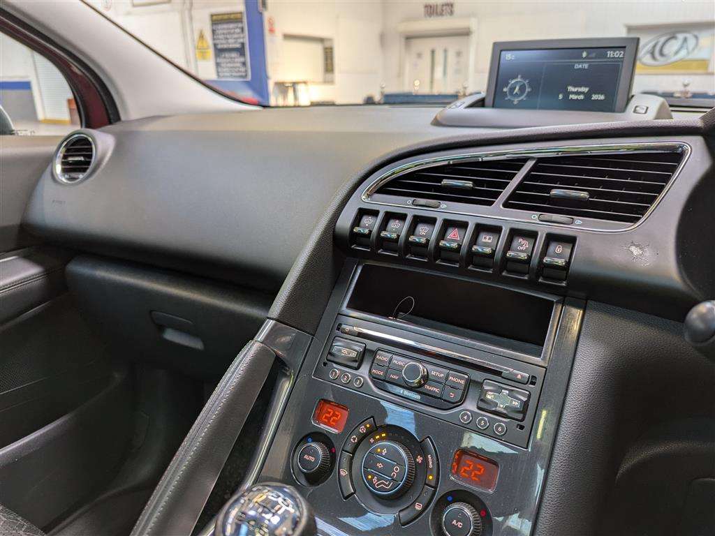 <p>2015 PEUGEOT 3008 ALLURE PURE TECH S/S</p>