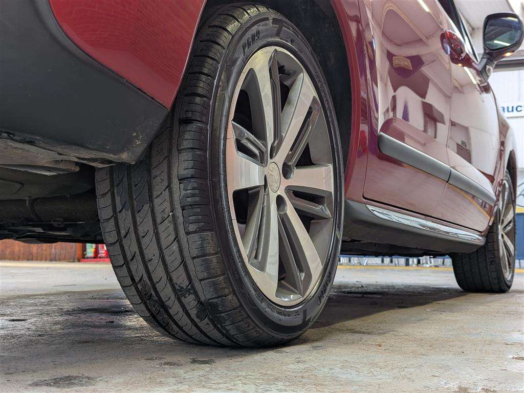 <p>2015 PEUGEOT 3008 ALLURE PURE TECH S/S</p>