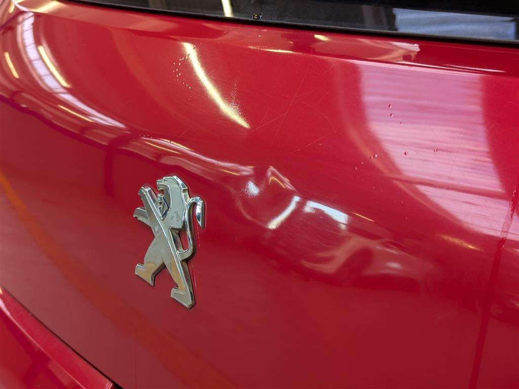 <p>2015 PEUGEOT 3008 ALLURE PURE TECH S/S</p>