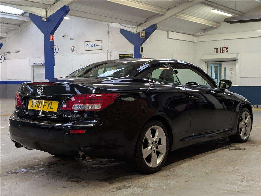 <p>2010 LEXUS IS 250C SE-L AUTO</p>