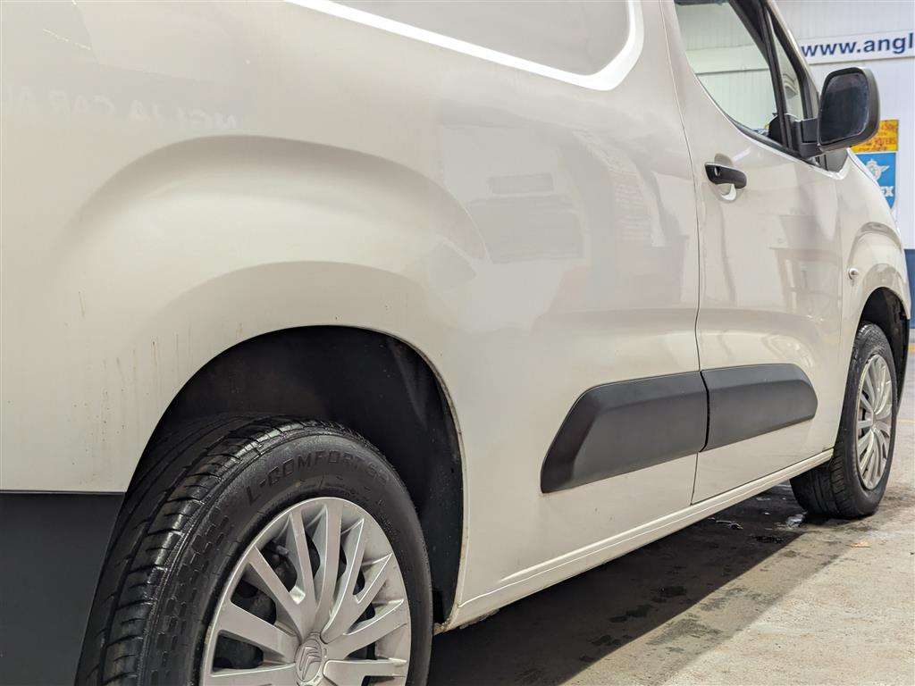 <p>2019 CITROEN BERLINGO 650 EN-PRISE BLU</p>