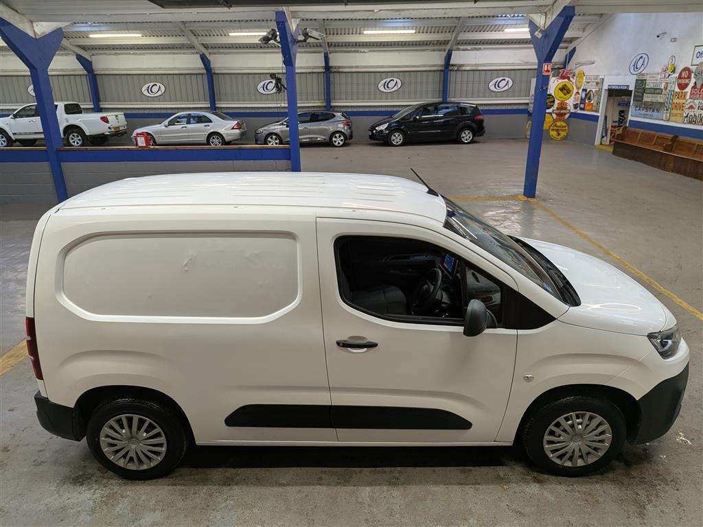 <p>2019 CITROEN BERLINGO 650 EN-PRISE BLU</p>
