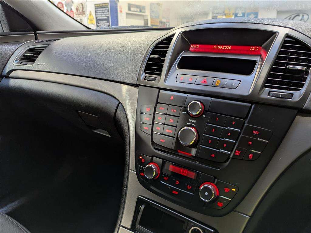 <p>2009 VAUXHALL INSIGNIA EXCLUSIV</p>