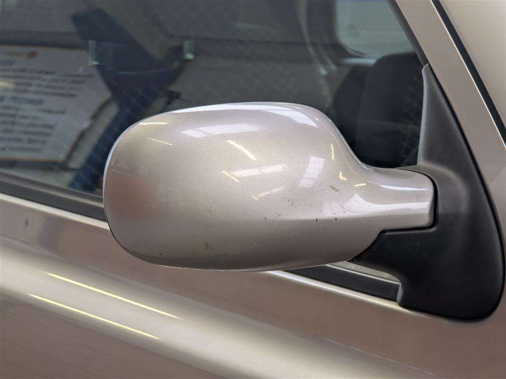 <p>2005 NISSAN MICRA SE AUTO</p>