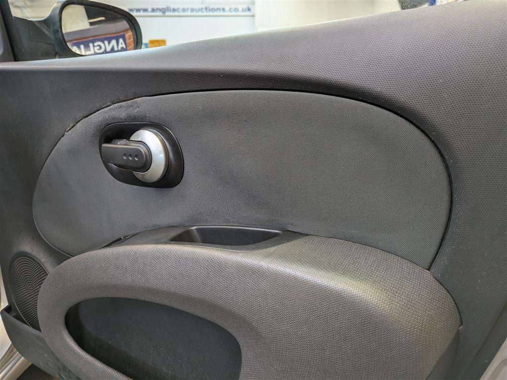 <p>2005 NISSAN MICRA SE AUTO</p>