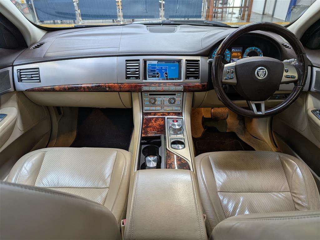 <p>2009 JAGUAR XF PREMIUM LUXURY V6 AUTO</p>