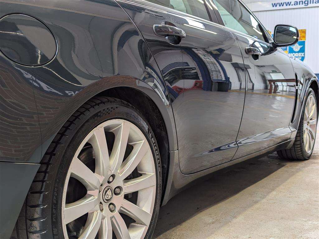 <p>2009 JAGUAR XF PREMIUM LUXURY V6 AUTO</p>