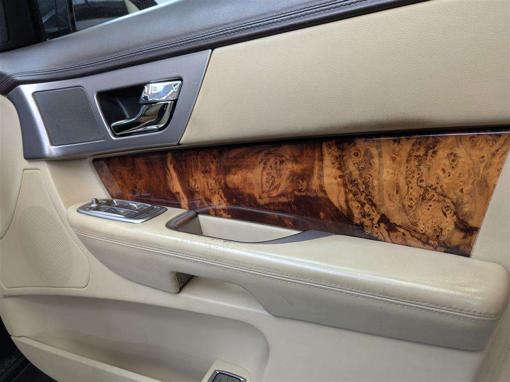 <p>2009 JAGUAR XF PREMIUM LUXURY V6 AUTO</p>