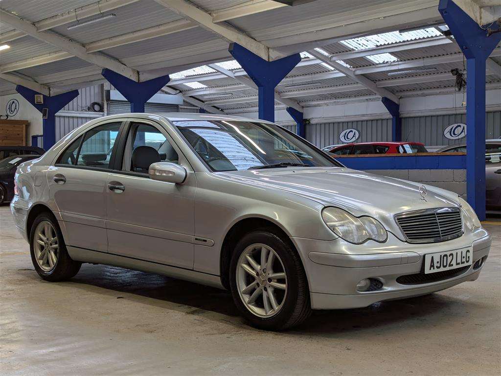 <p>2002 MERCEDES C180 CLASSIC</p>