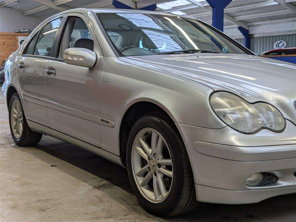 <p>2002 MERCEDES C180 CLASSIC</p>