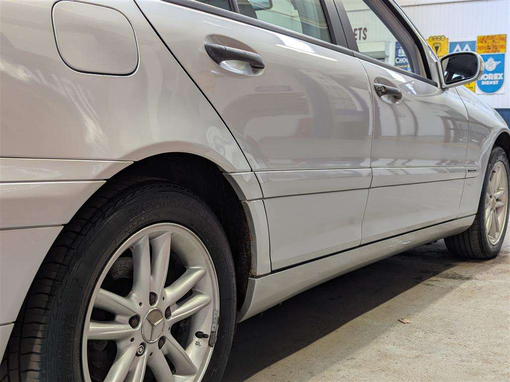 <p>2002 MERCEDES C180 CLASSIC</p>