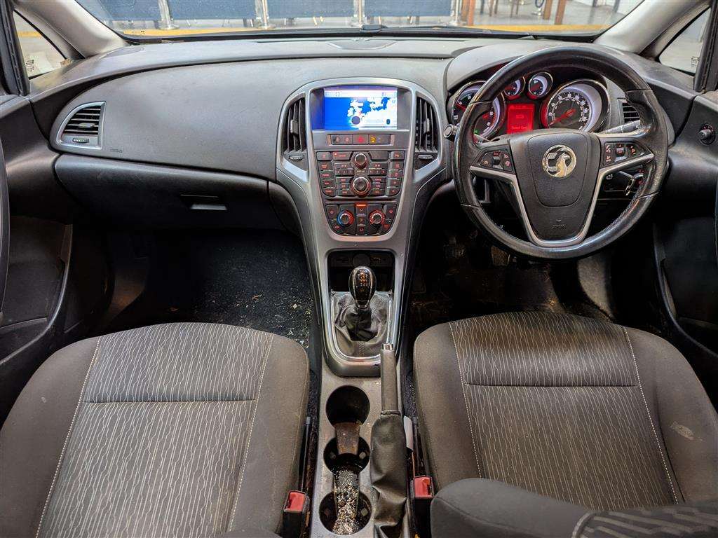<p>2013 VAUXHALL ASTRA TECH LINE CDTI ECFL</p>