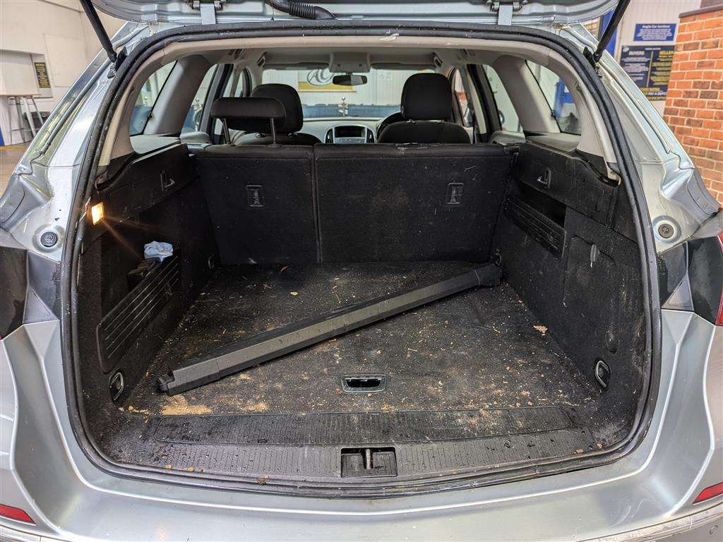 <p>2013 VAUXHALL ASTRA TECH LINE CDTI ECFL</p>