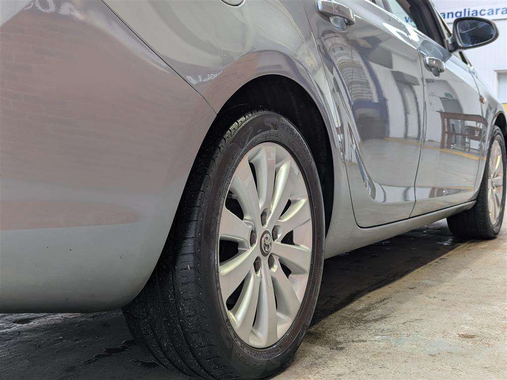 <p>2013 VAUXHALL ASTRA TECH LINE CDTI ECFL</p>