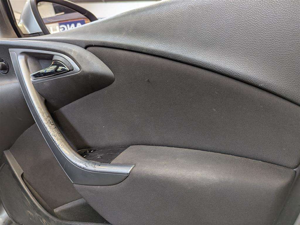 <p>2013 VAUXHALL ASTRA TECH LINE CDTI ECFL</p>